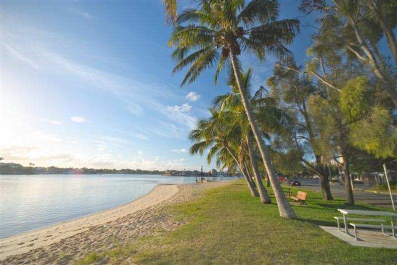 Budds Beach Apartments Surfers Paradise Bagian luar foto